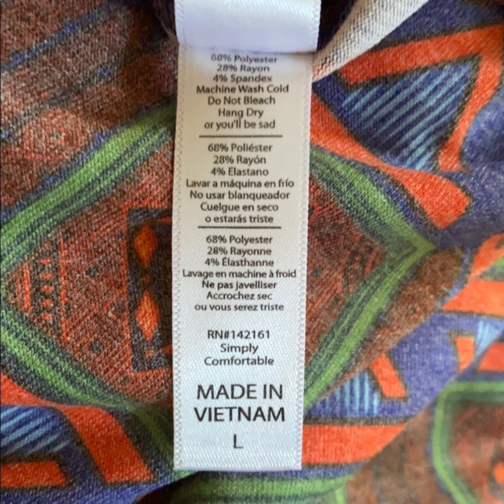 LulaRoe Classic T - Picture 4 of 4